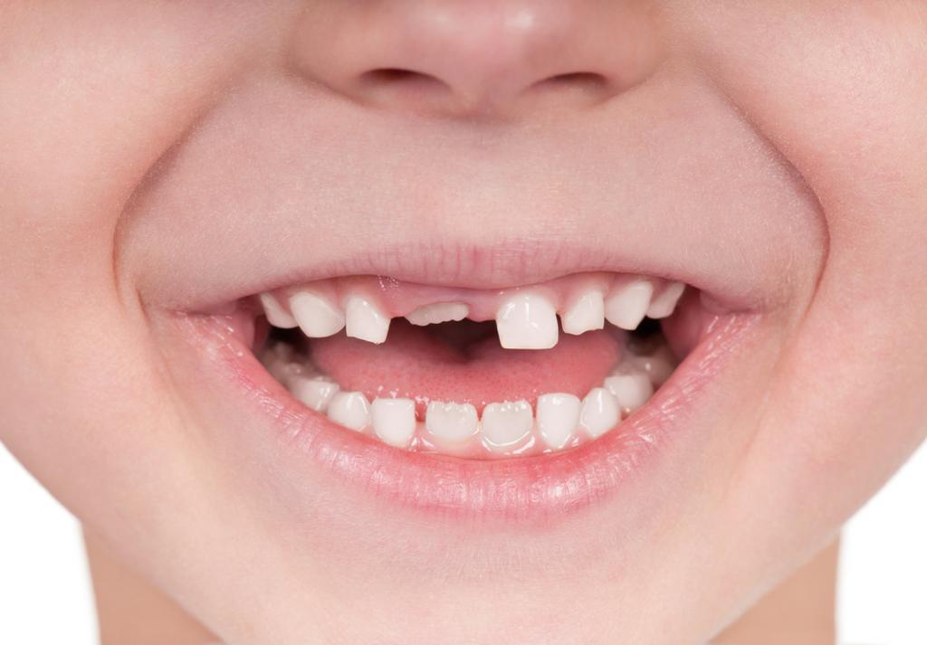 до скольки лет у ребенка растут зубы