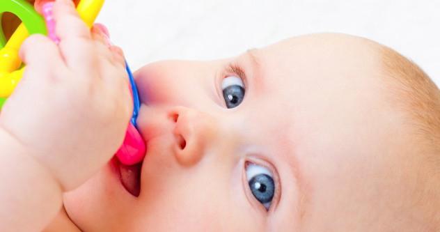 какие зубы режутся первыми у ребенка 